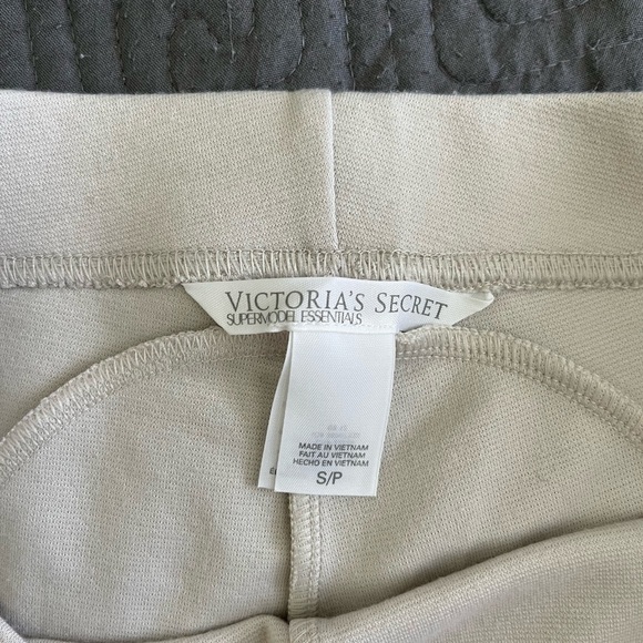 Victoria's Secret Supermodel Essentials Soft Leggings - Picture 3 of 6